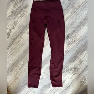 In movement lululemon leggings 7/8 length size 4